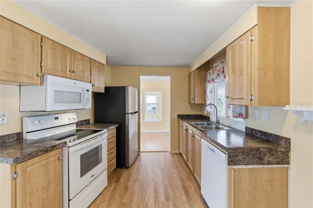 808 53rd Avenue E Bradenton FL 34203