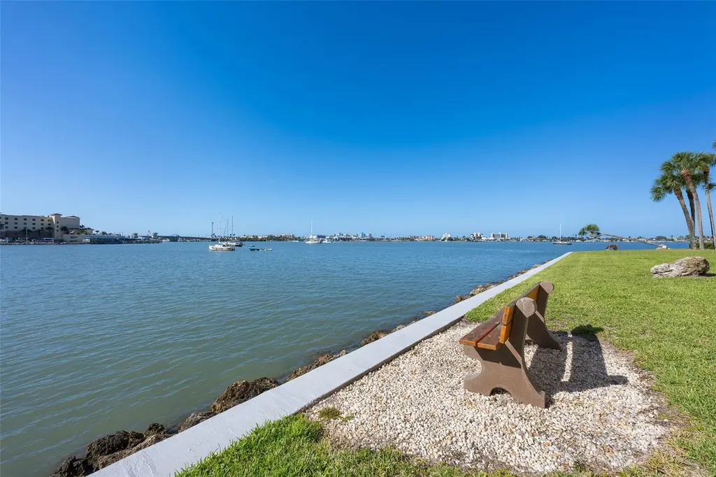 4775 Cove Circle St Petersburg FL 33708