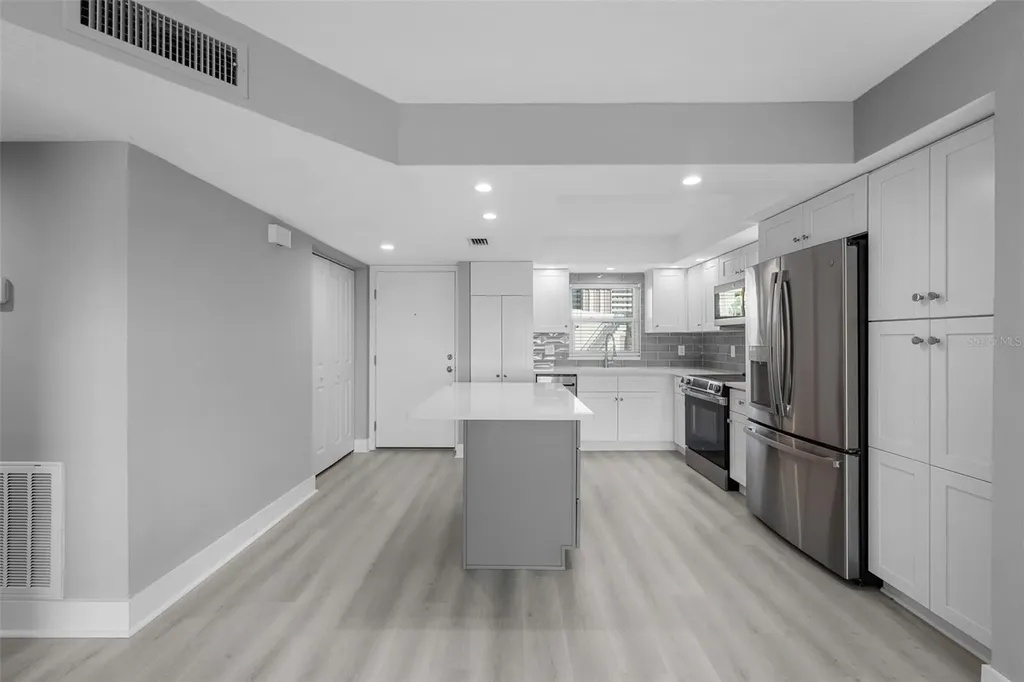 4775 Cove Circle St Petersburg FL 33708