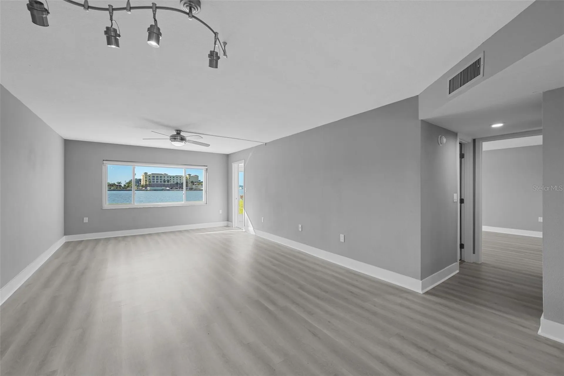 4775 Cove Circle St Petersburg FL 33708