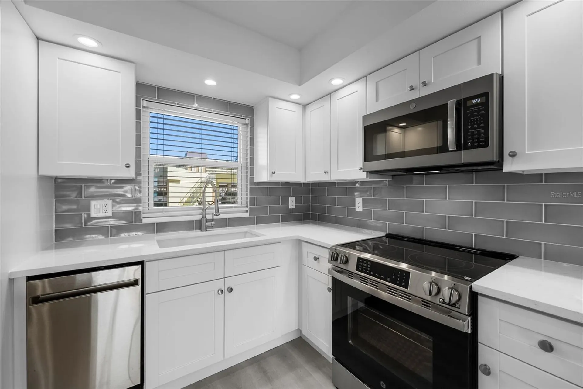 4775 Cove Circle St Petersburg FL 33708
