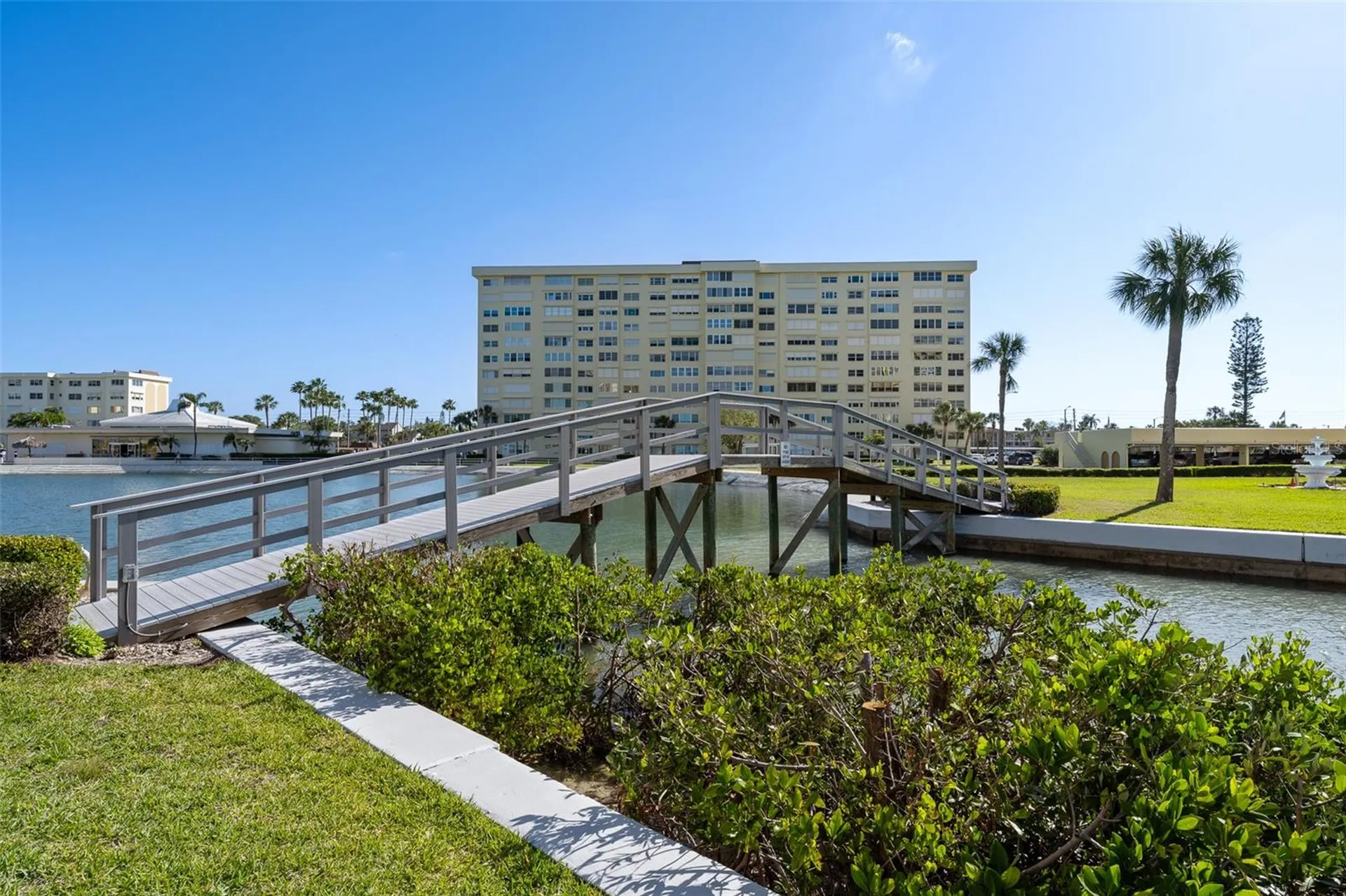4775 Cove Circle St Petersburg FL 33708