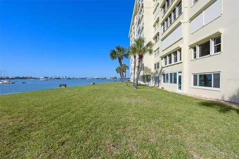 4775 Cove Circle St Petersburg FL 33708