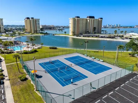 4775 Cove Circle St Petersburg FL 33708