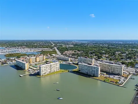 4775 Cove Circle St Petersburg FL 33708