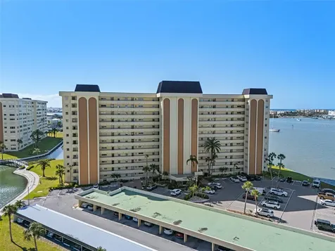 4775 Cove Circle St Petersburg FL 33708