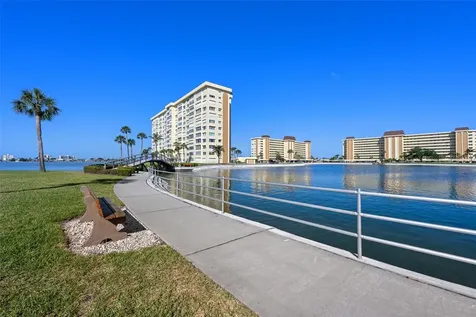 4775 Cove Circle St Petersburg FL 33708