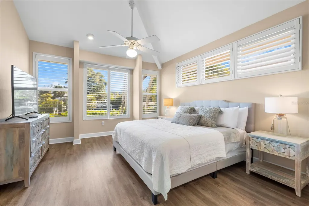 5169 Oxford Drive Sarasota FL 34242