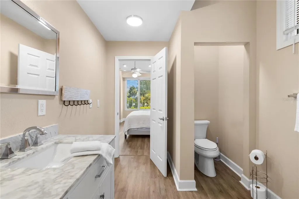 5169 Oxford Drive Sarasota FL 34242