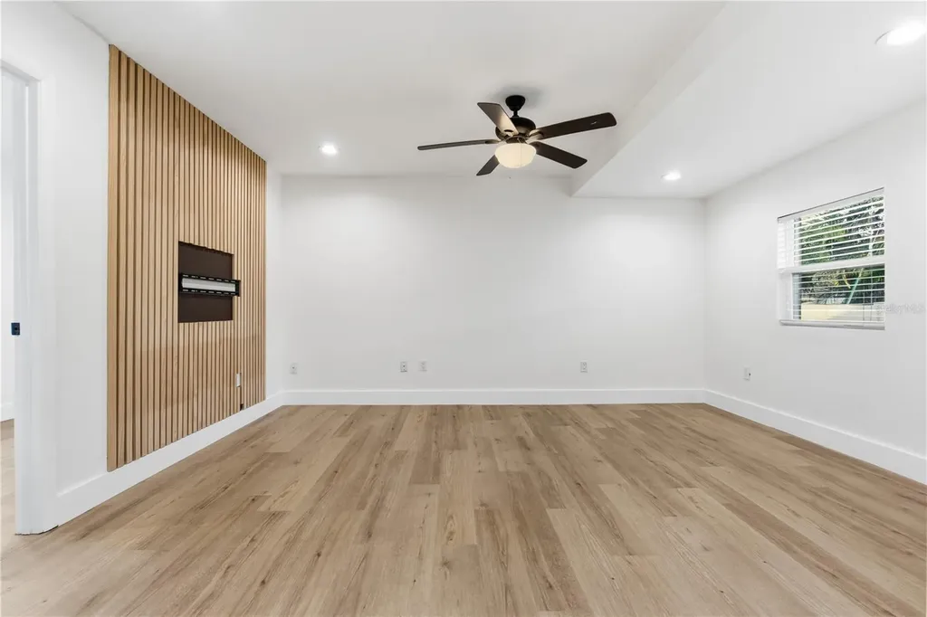327 Sunny Lane Belleair FL 33756