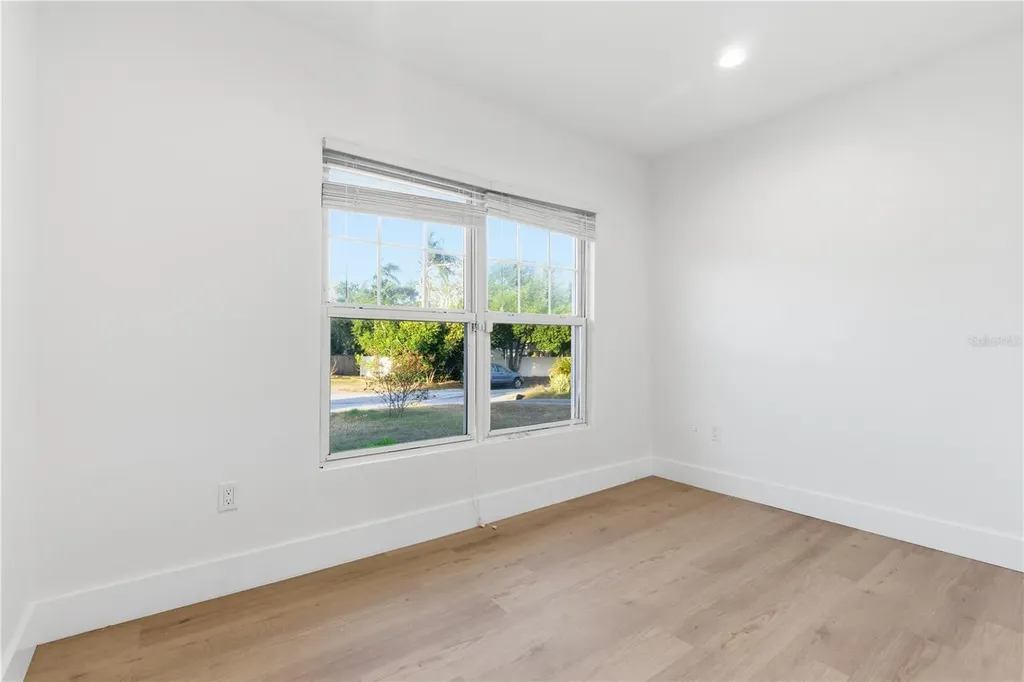 327 Sunny Lane Belleair FL 33756