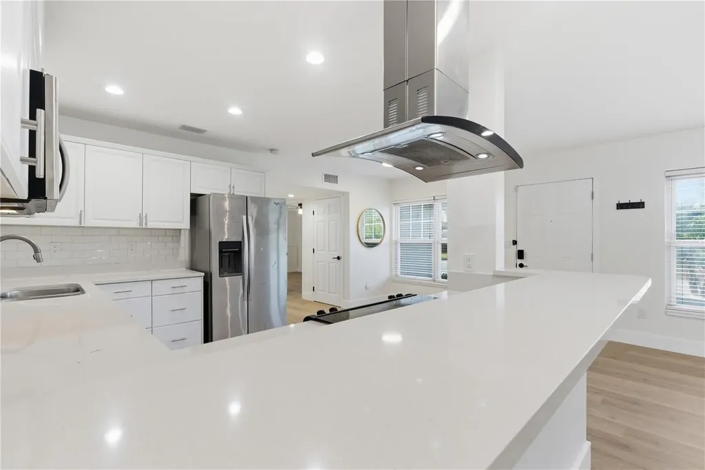 327 Sunny Lane Belleair FL 33756