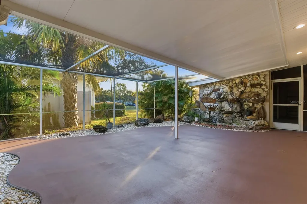 327 Sunny Lane Belleair FL 33756
