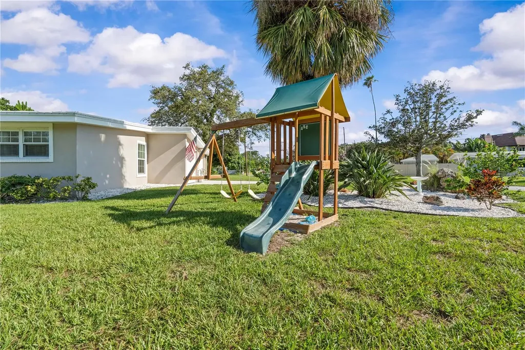 327 Sunny Lane Belleair FL 33756