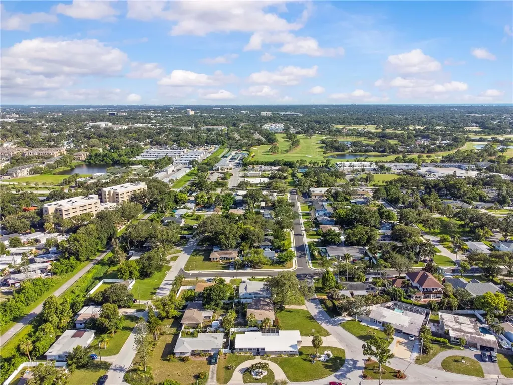 327 Sunny Lane Belleair FL 33756