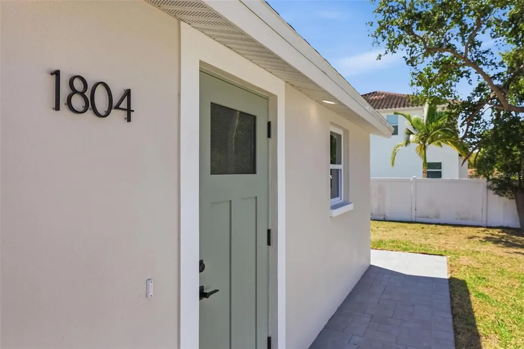 1802 Robinhood Street Sarasota FL 34231