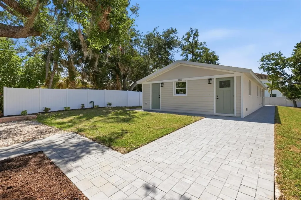 1802 Robinhood Street Sarasota FL 34231