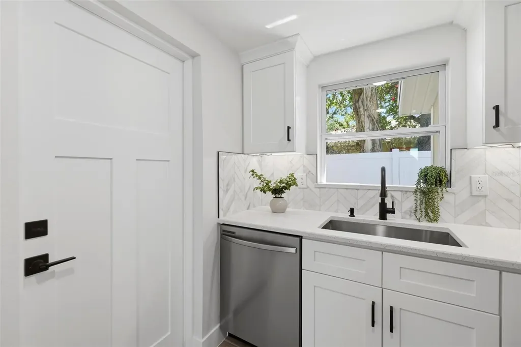 1802 Robinhood Street Sarasota FL 34231