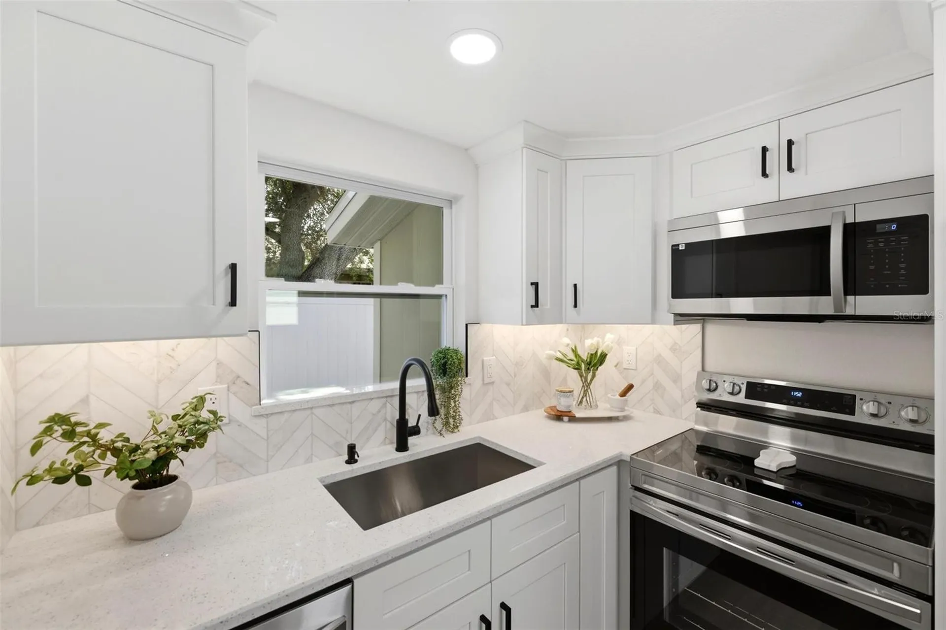 1802 Robinhood Street Sarasota FL 34231