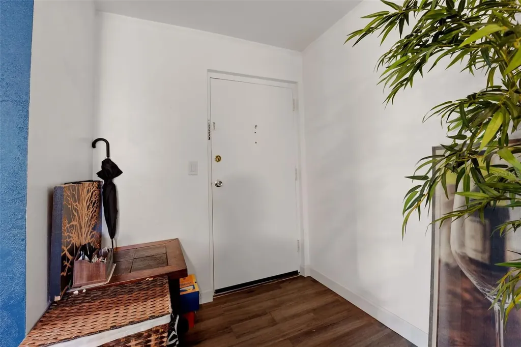 2613 Pine Lake Terrace Sarasota FL 34237