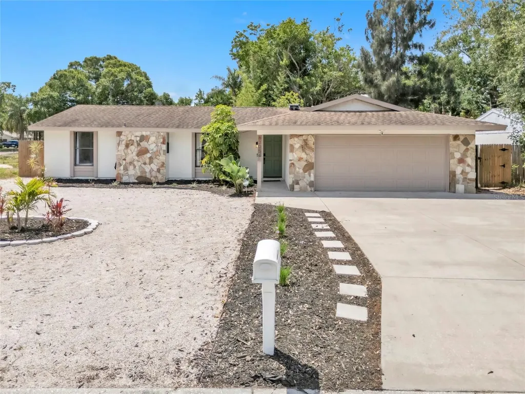 6305 36th Avenue W Bradenton FL 34209