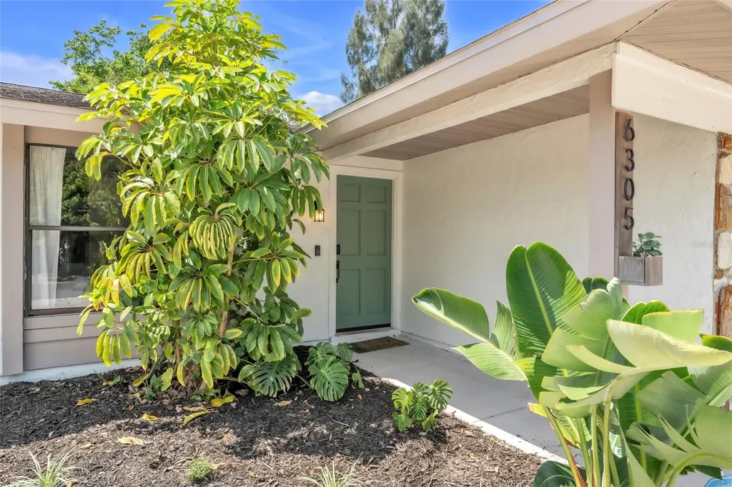 6305 36th Avenue W Bradenton FL 34209