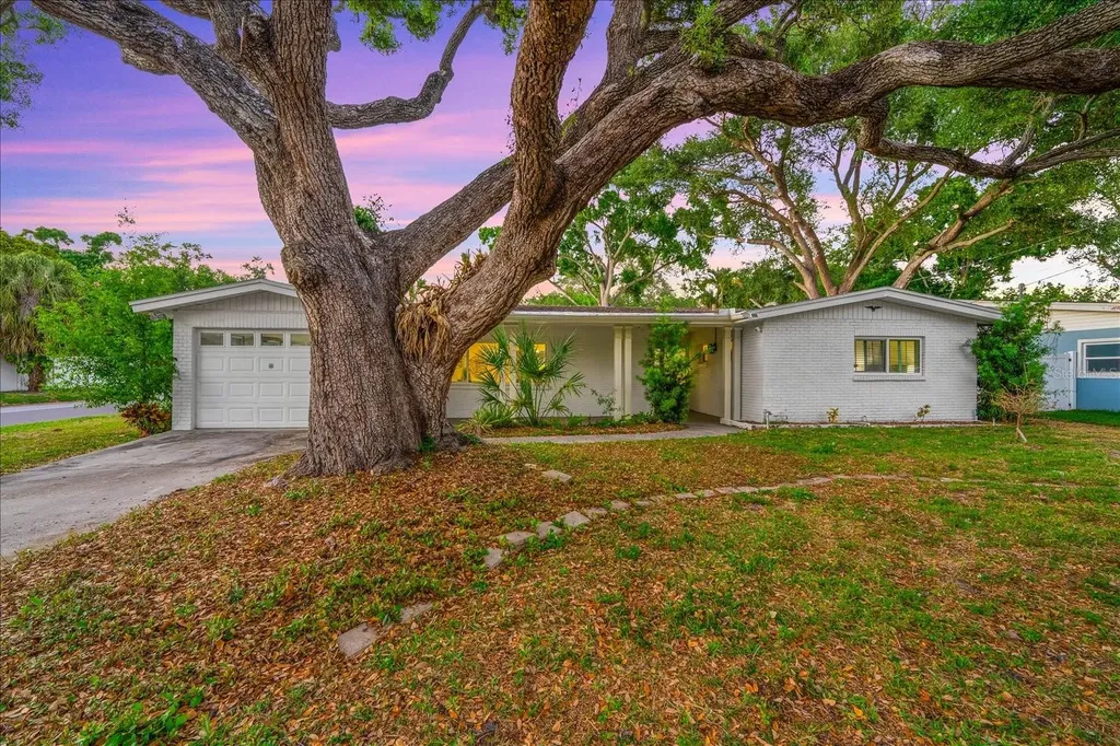 3315 W Beaumont Street Tampa FL 33611