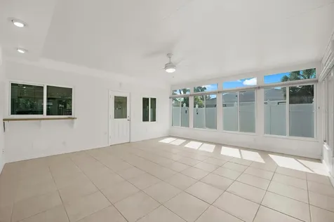 3315 W Beaumont Street Tampa FL 33611