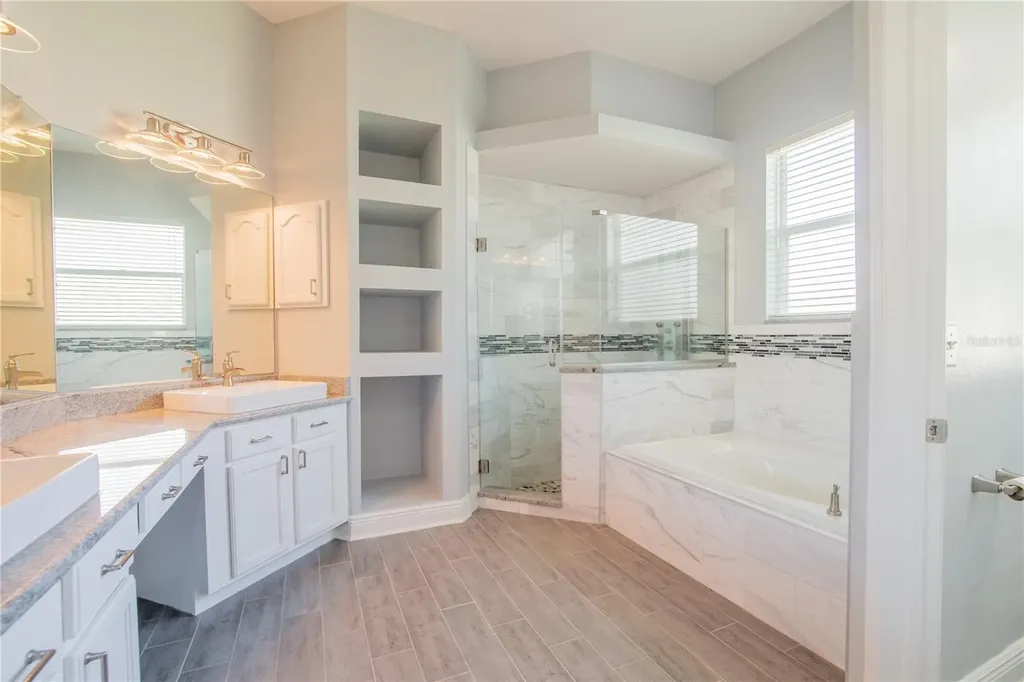 4810 Water Lark Way Valrico FL 33596