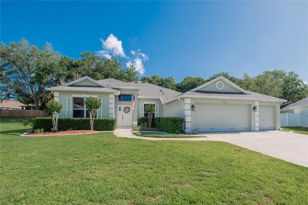 4810 Water Lark Way Valrico FL 33596