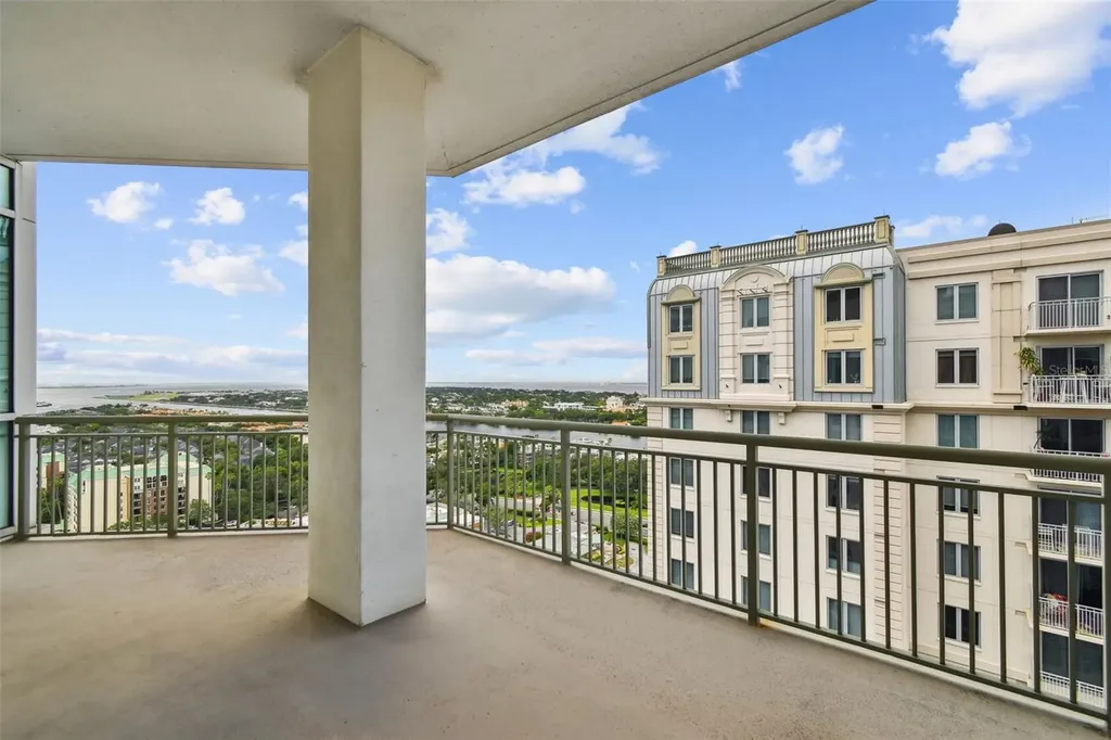 450 Knights Run Avenue Tampa FL 33602