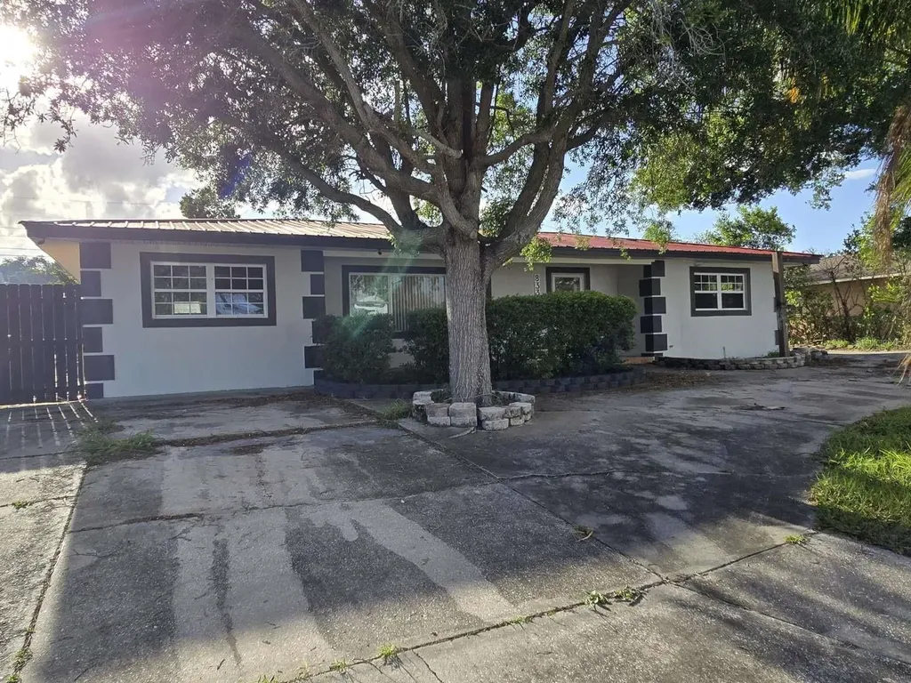 833 Sherwood Drive Lake Wales FL 33898