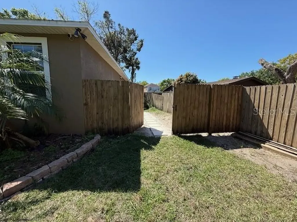 6609 Myrna Drive Tampa FL 33619