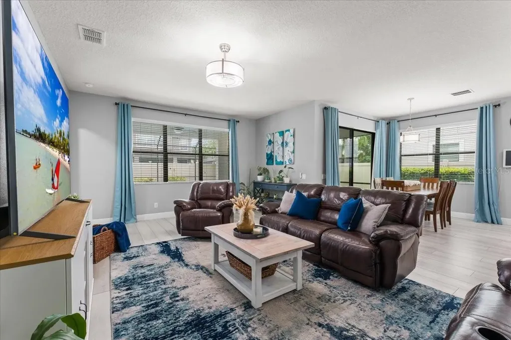 1675 Feather Grass Loop Lutz FL 33558