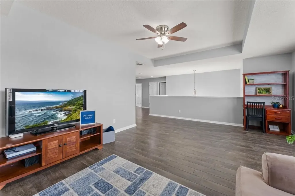 1675 Feather Grass Loop Lutz FL 33558
