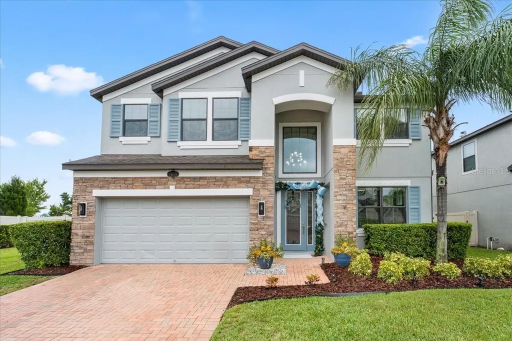 1675 Feather Grass Loop Lutz FL 33558