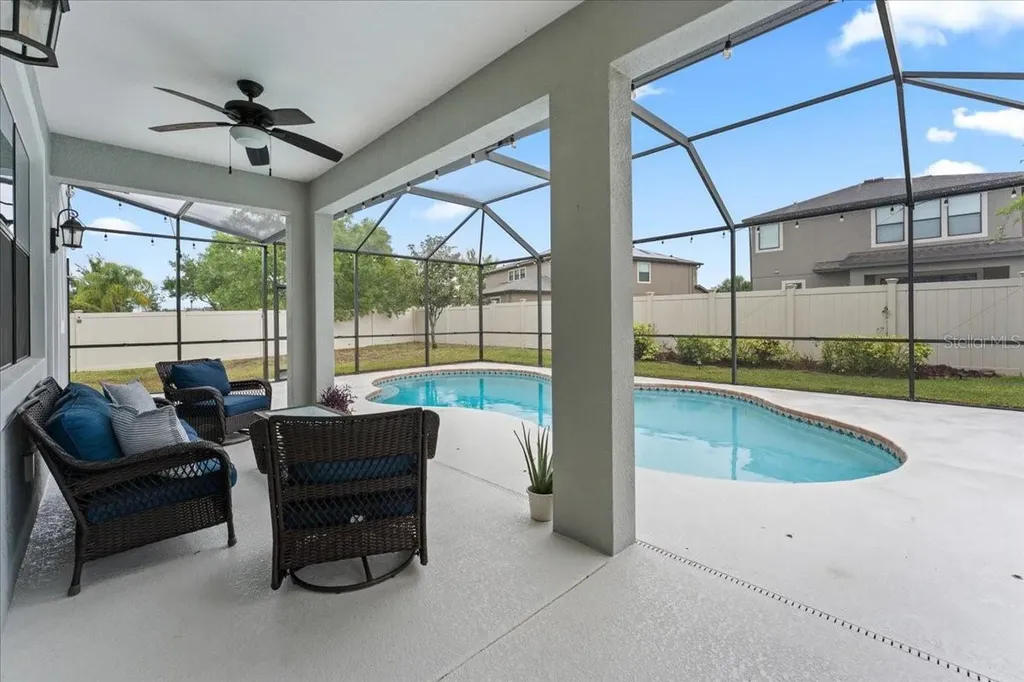 1675 Feather Grass Loop Lutz FL 33558