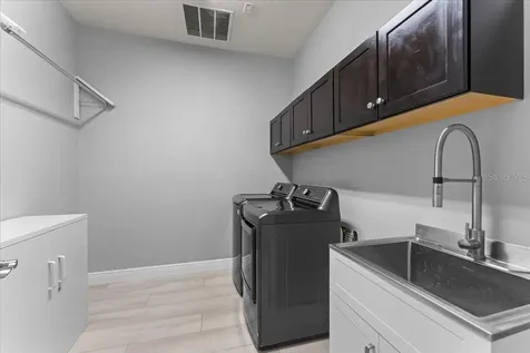 1675 Feather Grass Loop Lutz FL 33558