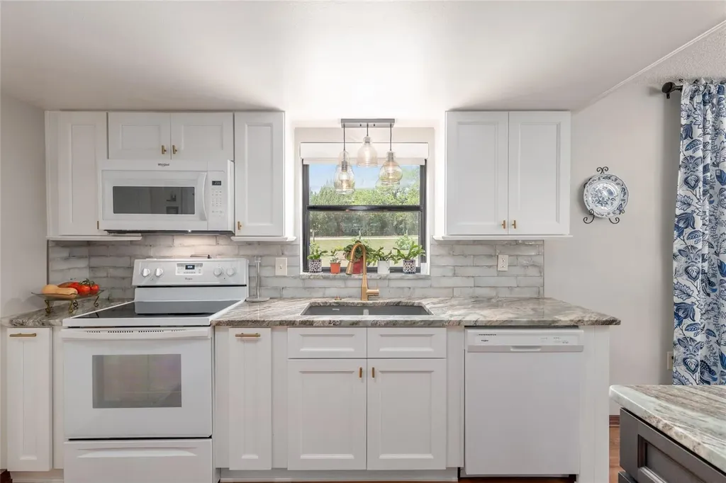 38845 Ella Drive Lady Lake FL 32159
