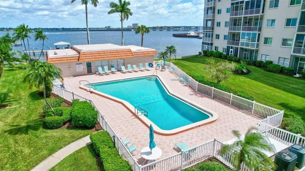 1600 1st Avenue W Bradenton FL 34205