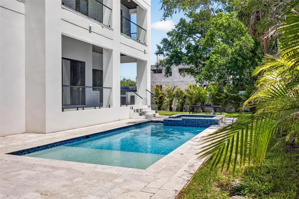 4426 W Euclid Avenue Tampa FL 33629