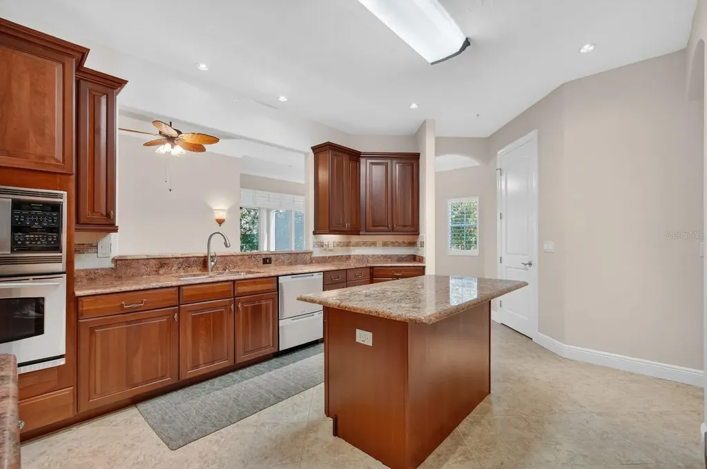 40 Casa Bella Circle Palm Coast FL 32137
