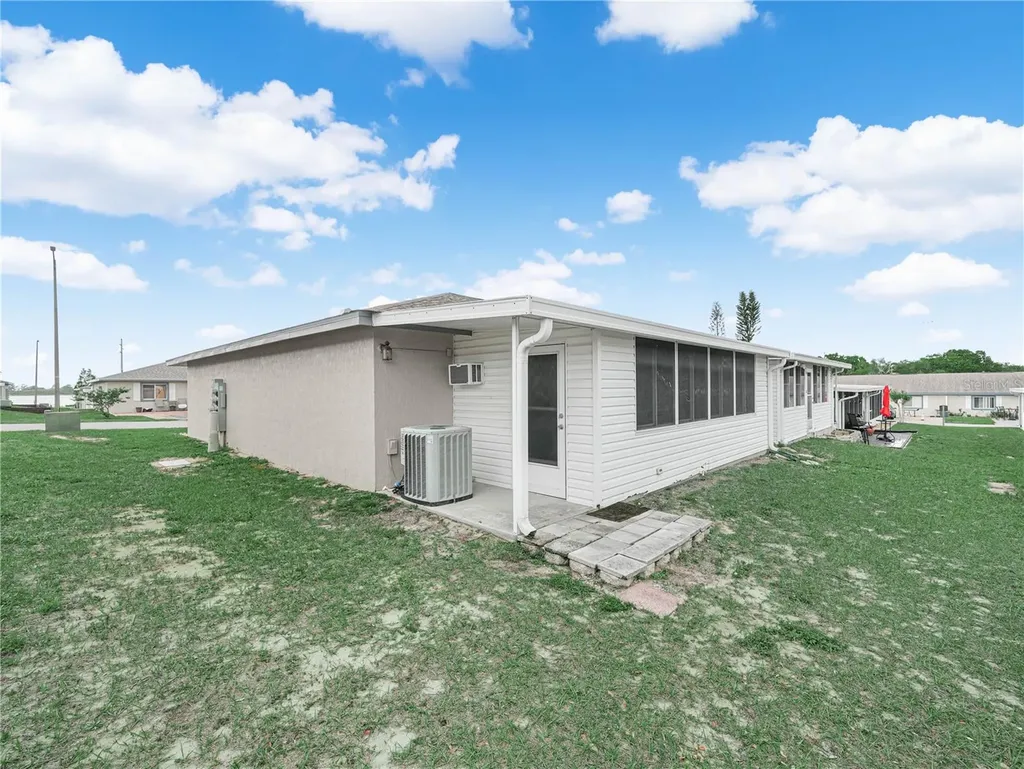 525 Winter Terr Road Winter Haven FL 33881