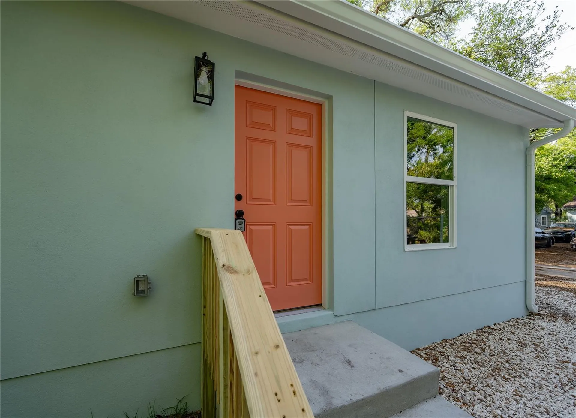 767 1/2 19th Avenue S St Petersburg FL 33705