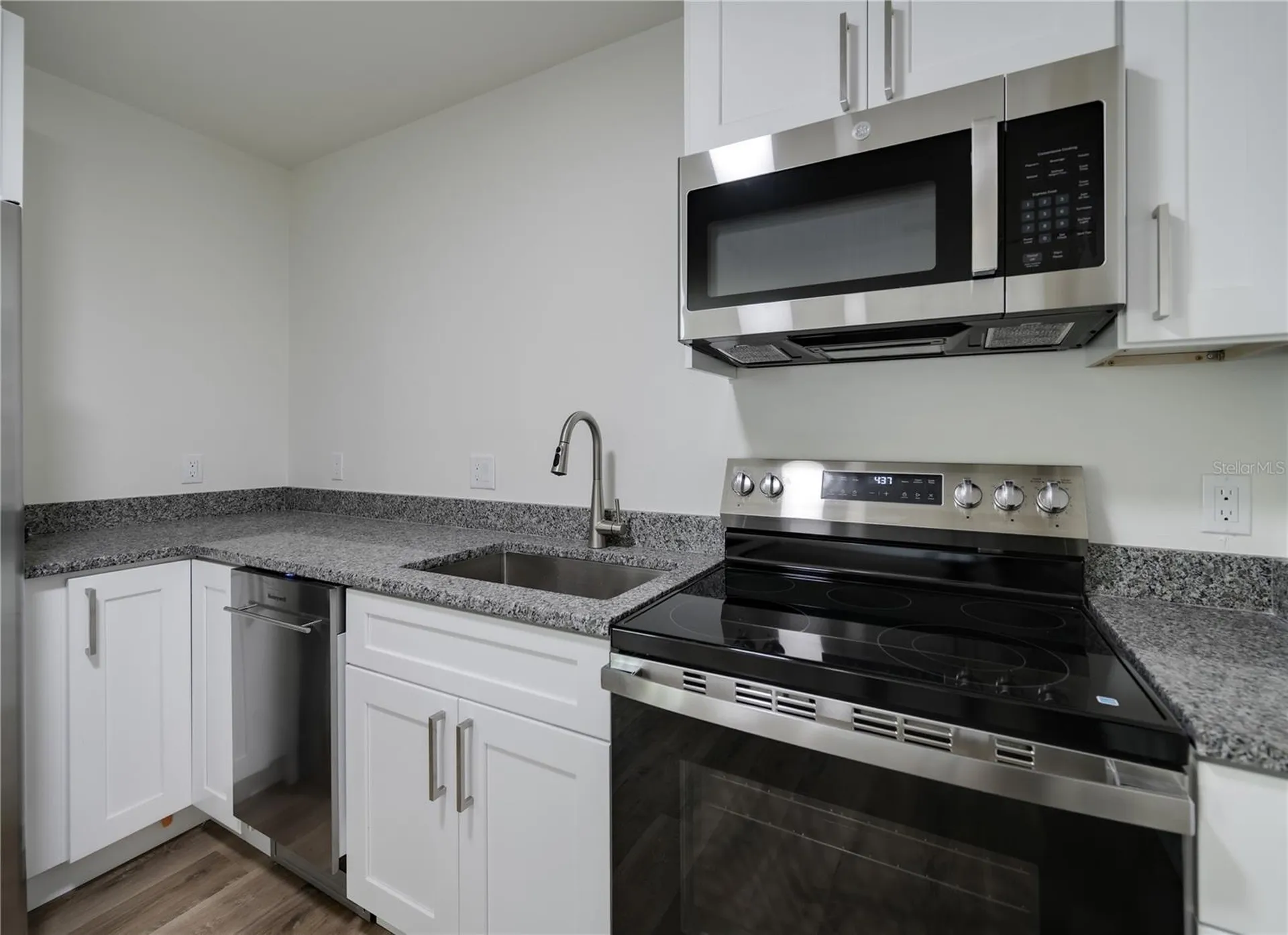 767 1/2 19th Avenue S St Petersburg FL 33705