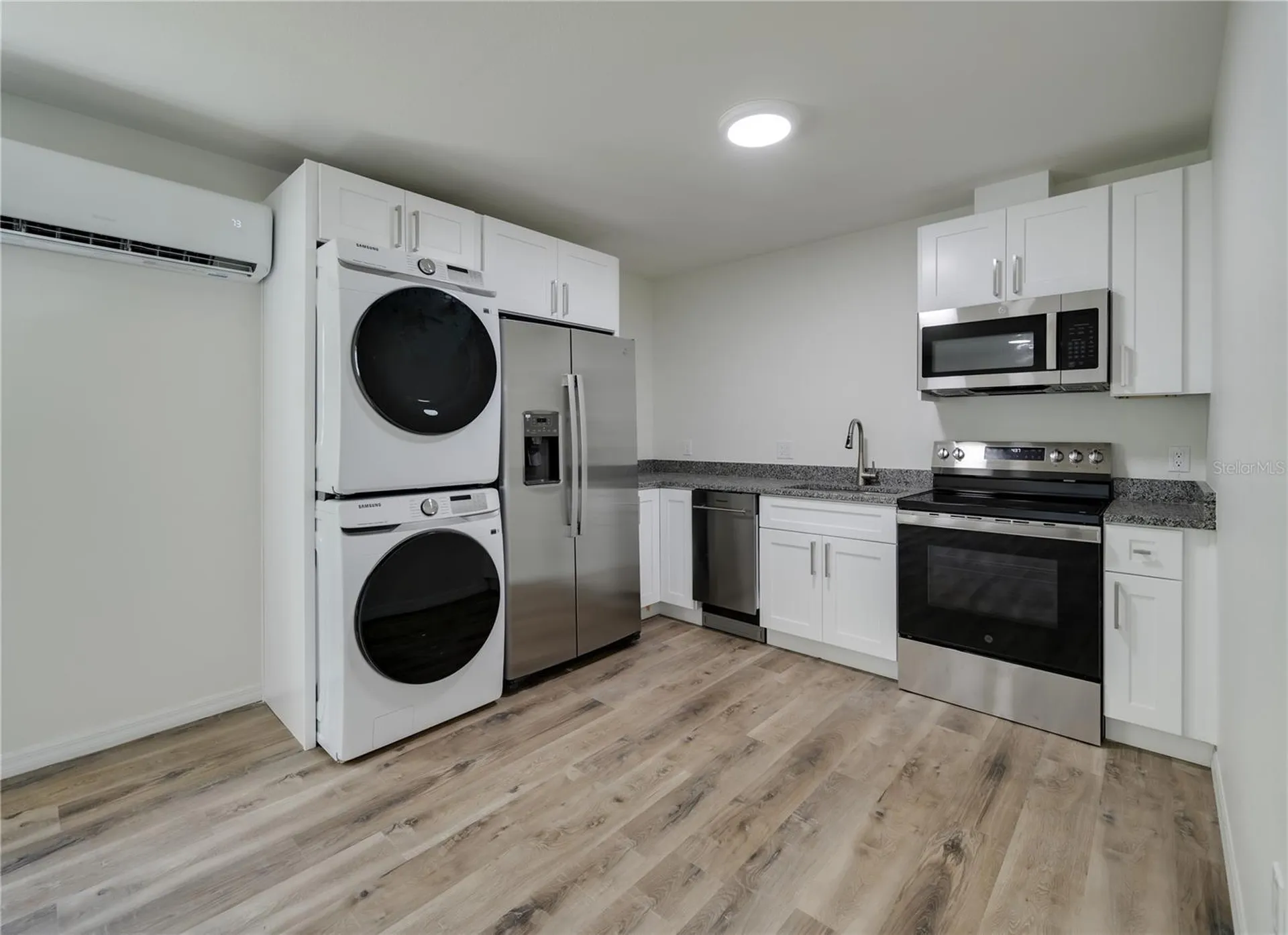767 1/2 19th Avenue S St Petersburg FL 33705