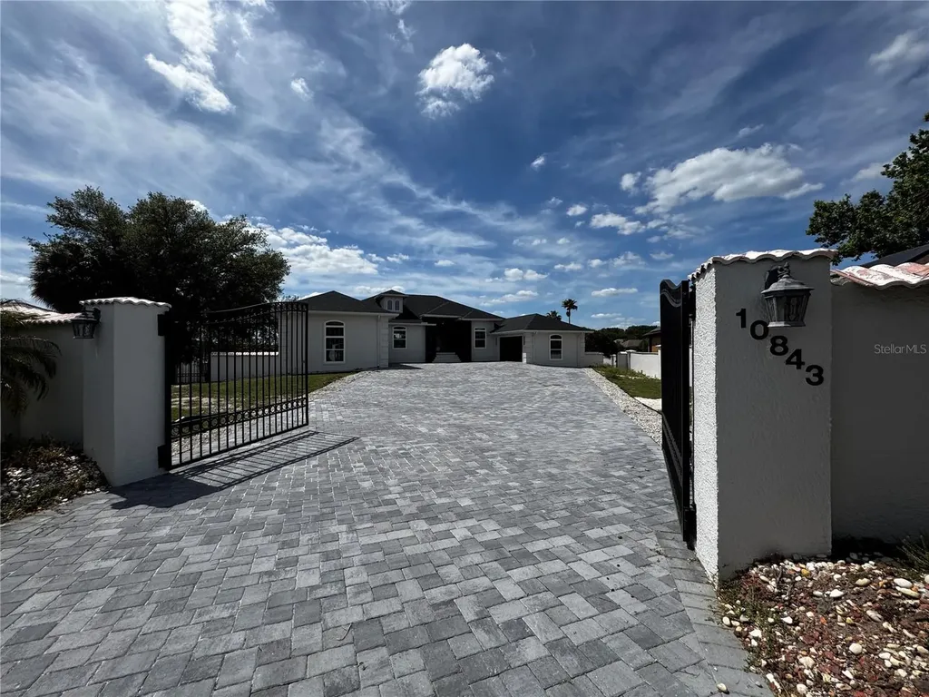 10843 Lakeshore Drive Clermont FL 34711