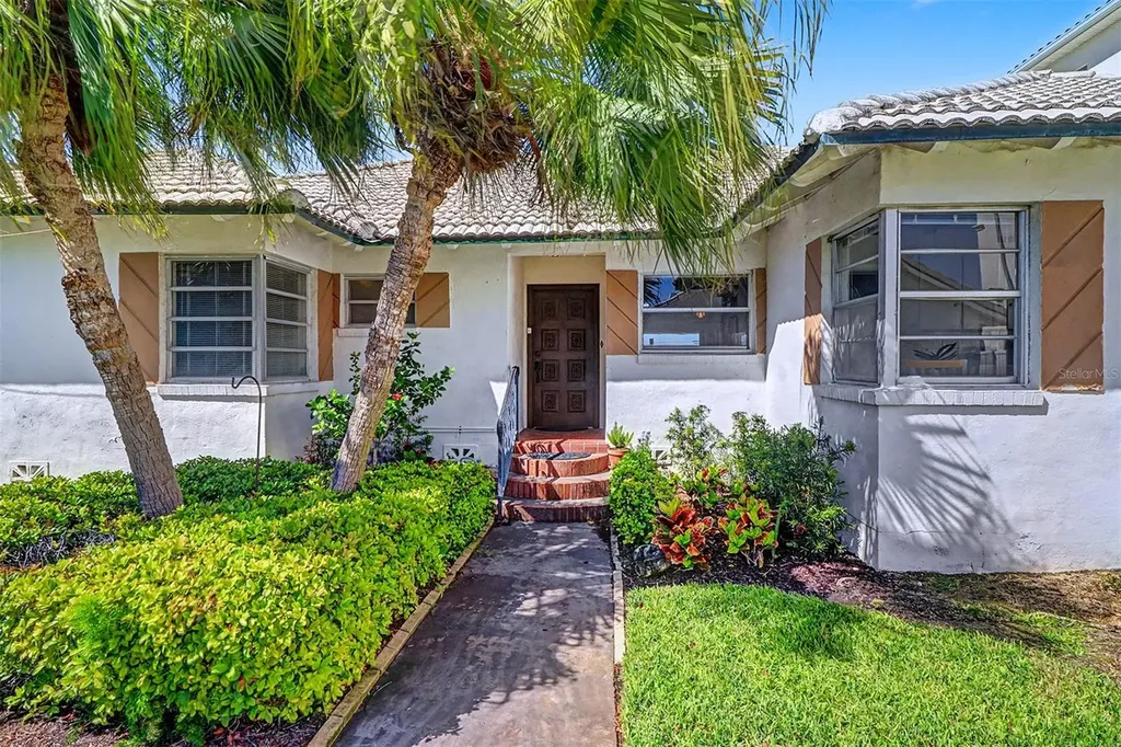 18206 Sunset Boulevard Redington Shores FL 33708