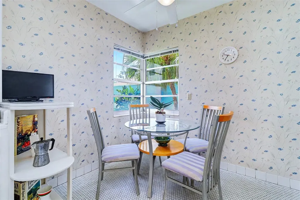 18206 Sunset Boulevard Redington Shores FL 33708