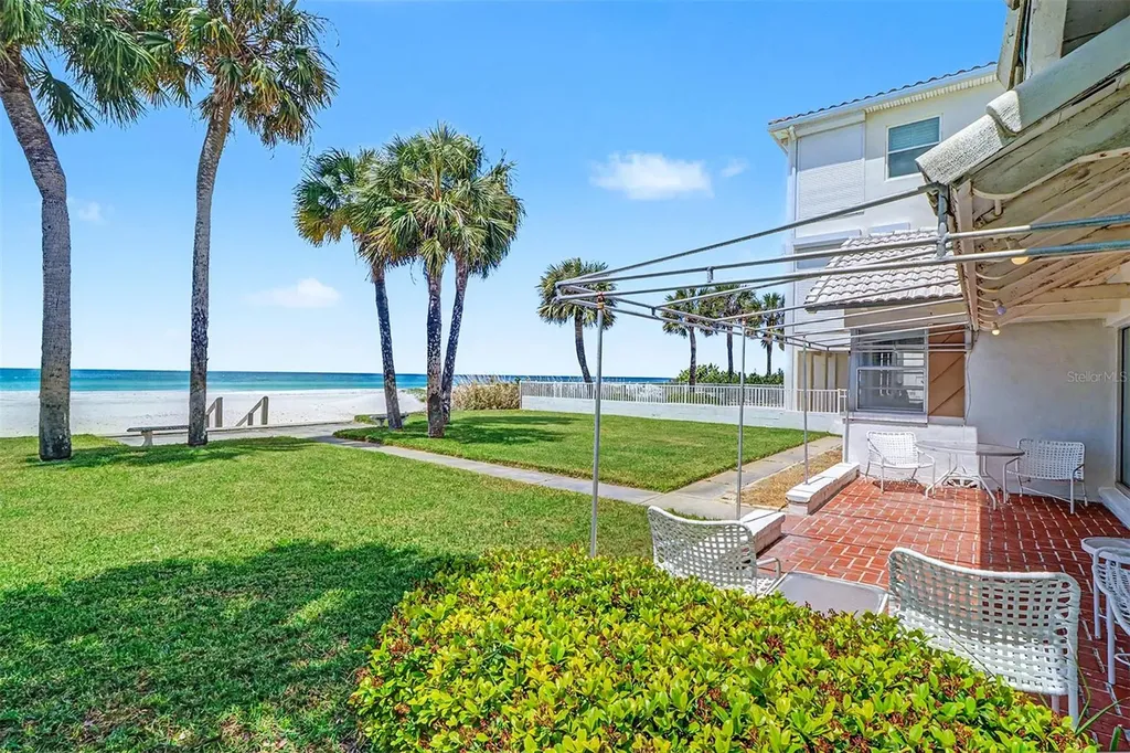 18206 Sunset Boulevard Redington Shores FL 33708